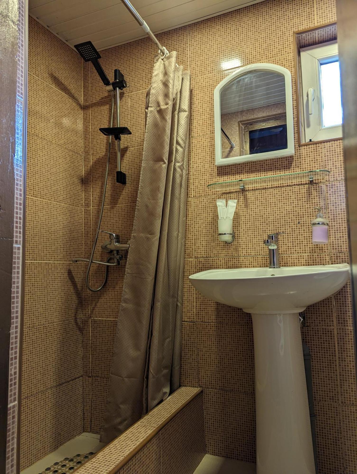 טביליסי Cute&Tiny -5 Minutes Walk From Marjanishvili Metro מראה חיצוני תמונה